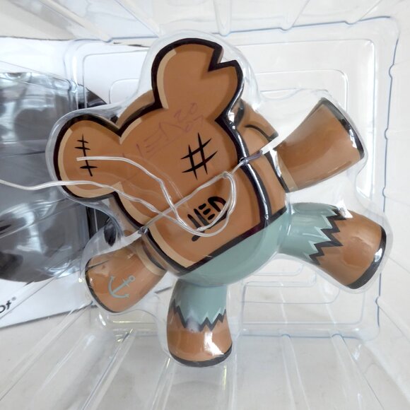 NEW 2007 6" SIGNED LE 700 KIDROBOT PIRATE TEETER DESIGNER ART URBAN VINYL FIGURE - Picture 6 of 13